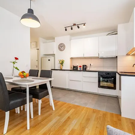 Apartment Ap Stella, Center Of Zadar, 2br, Parking Zadar