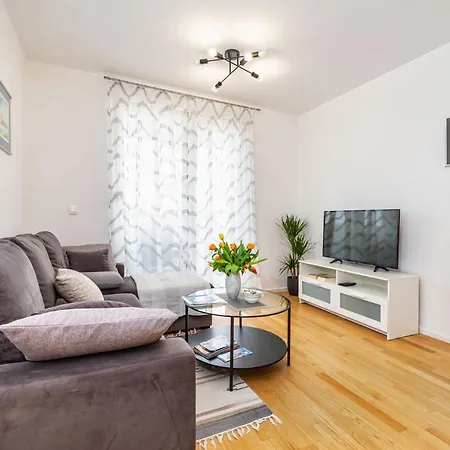 Apartman Ap Stella, Center Of Zadar, 2br, Parking *