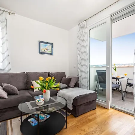 Apartamento Ap Stella, Center Of Zadar, 2br, Parking *