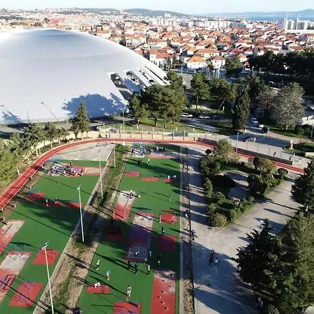 Apartamento Ap Stella, Center Of Zadar, 2br, Parking Zadar